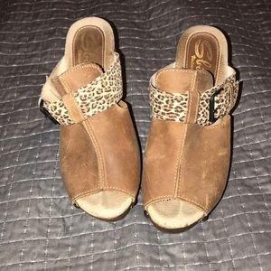 Women’s Clog Wedges!